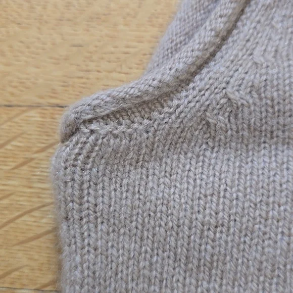 Babaton, The Group, 100% Cashmere Sleeveless Knit Top, Tan, EUC, Women's XS - Picture 6 of 8